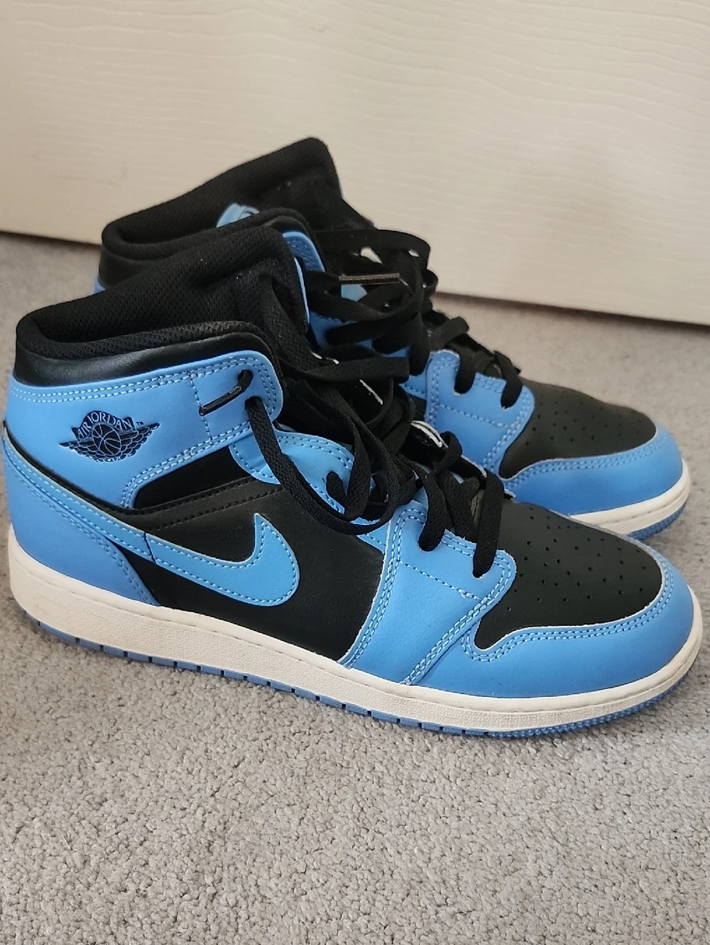 Nike Air Jordan Basketball Shoes in Light Blue and Black - Picture 1 of 7